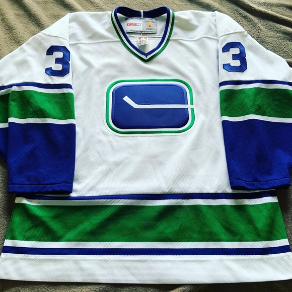 VINTAGE CCM HENRIK SEDIN CANUCKS JERSEY SIZE LRG - Picture 2 of 5